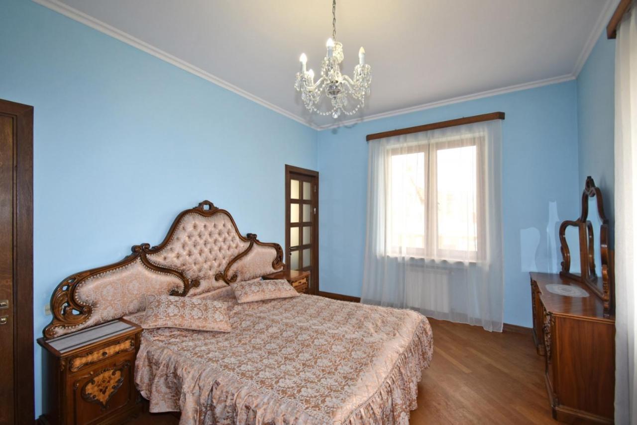 Homestay At City Center Erevan Esterno foto