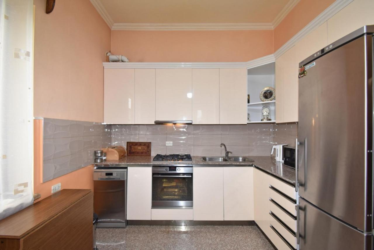 Homestay At City Center Erevan Esterno foto