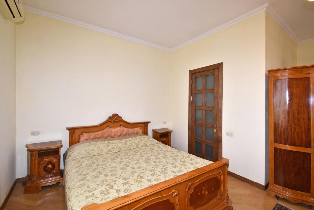 Homestay At City Center Erevan Esterno foto