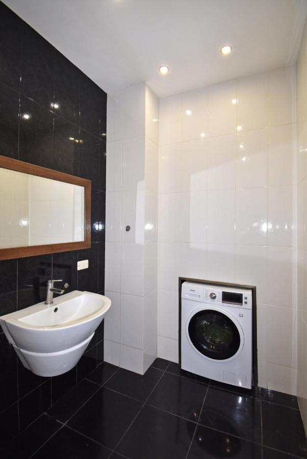 Homestay At City Center Erevan Esterno foto