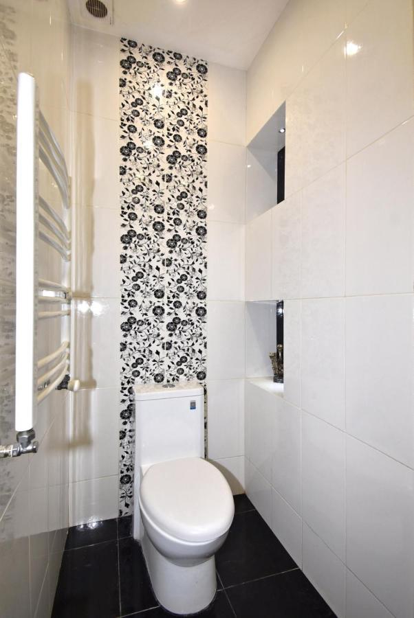 Homestay At City Center Erevan Esterno foto
