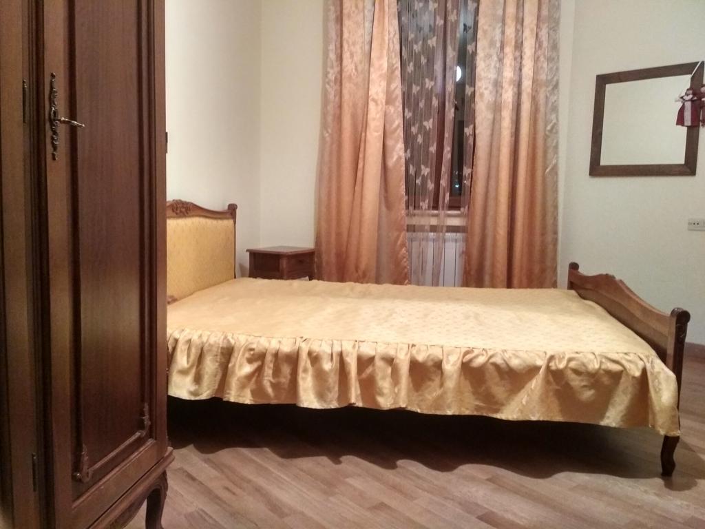 Homestay At City Center Erevan Esterno foto