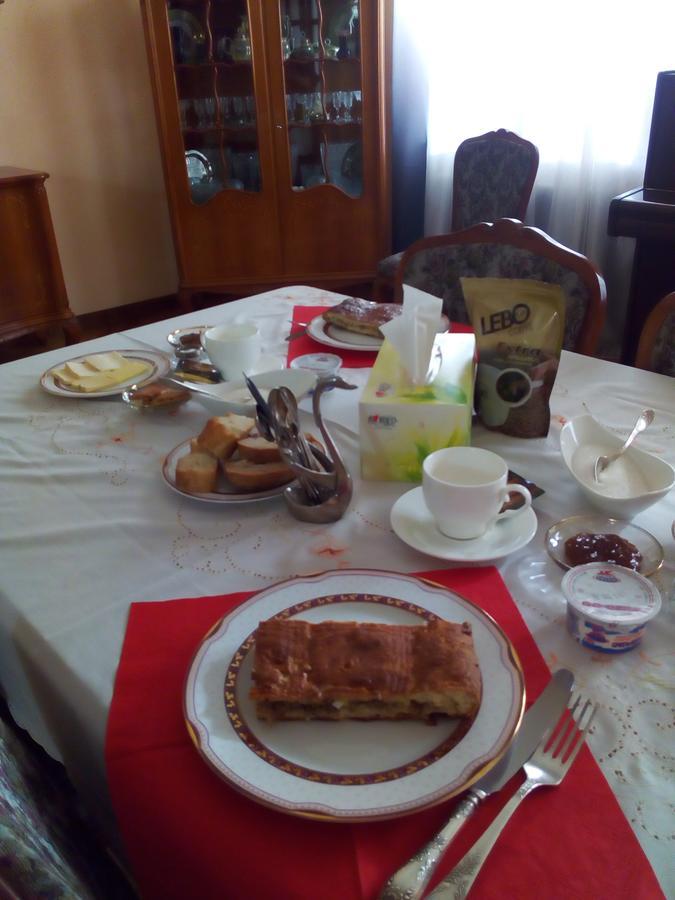 Homestay At City Center Erevan Esterno foto